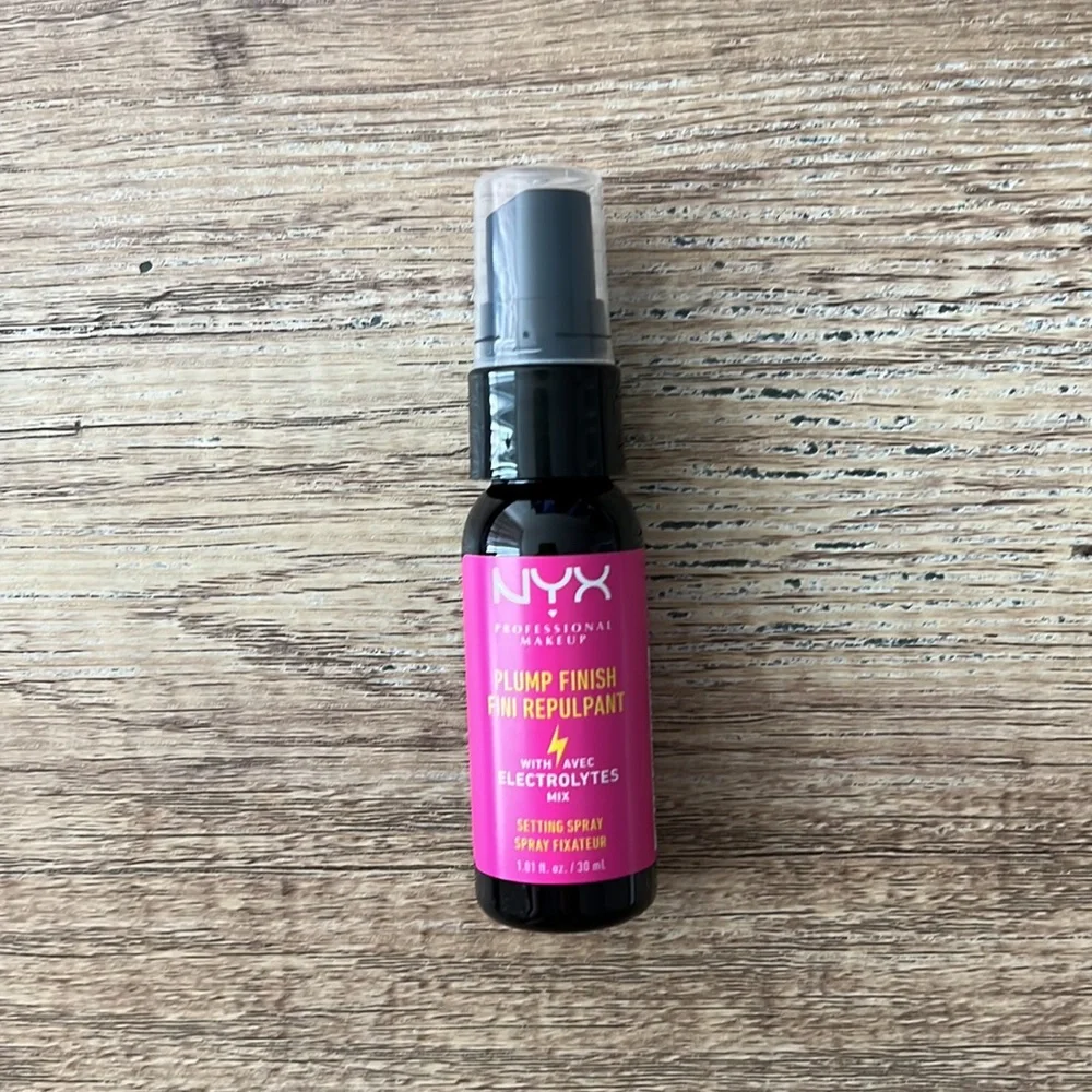 ❗️LAST 1❗️🩷5 For $25🩷 NYX Plump Right Back Plumping Setting Spray